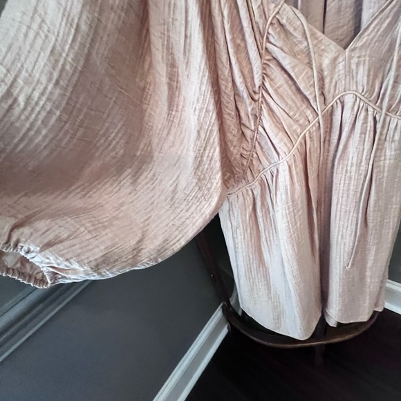 H&M beige dress size extra small. - Picture 3 of 7